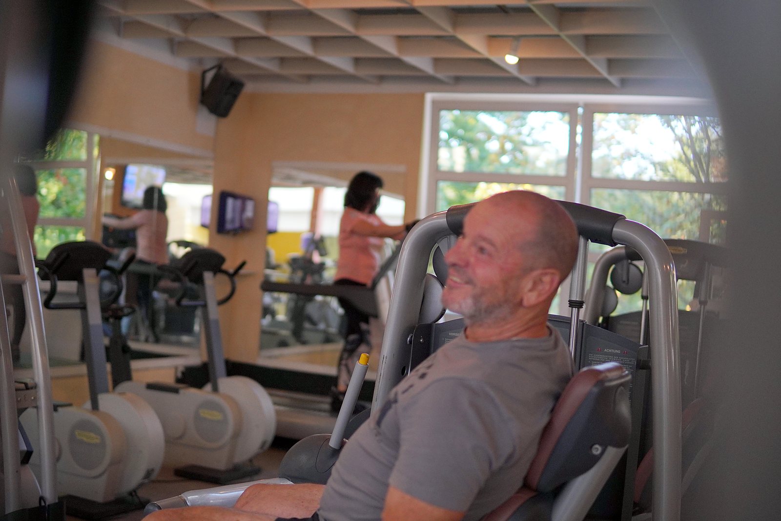 Krafttraining an den Geräten im Gesundheitszentrum Vollert